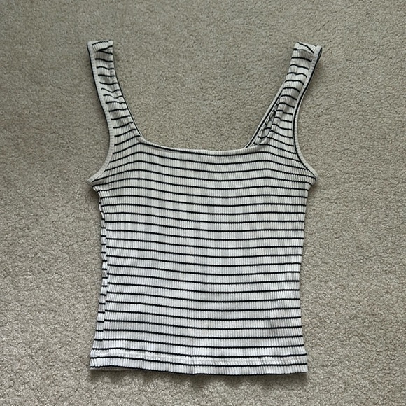 Urban Outfitters Crop Tank - Picture 1 of 4